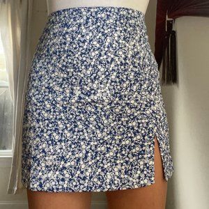 Zara Blue White Floral Print Satin Mini Skirt With Slit